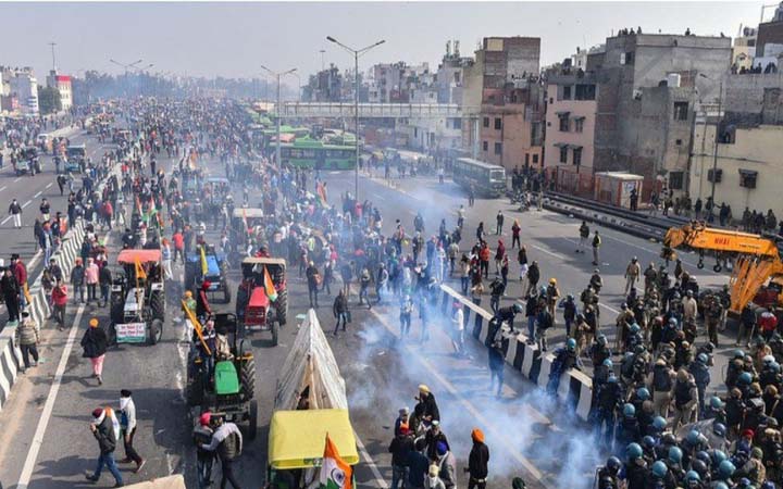 দিল্লিতে কৃষক ও পুলিশের মধ্যে ব্যাপক সংঘর্ষ