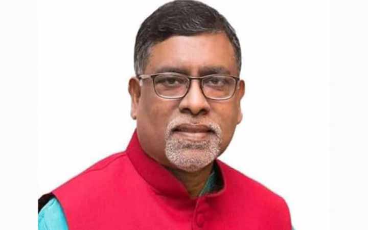 সংসদে স্বাস্থ্যমন্ত্রীকে সরিয়ে দেয়ার দাবি