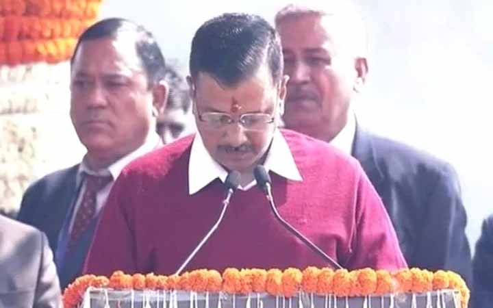 শপথ নিলেন কেজরিওয়াল