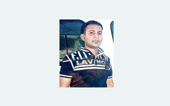 পাবনায় যুবককে প্রকাশ্যে কুপিয়ে হত্যা