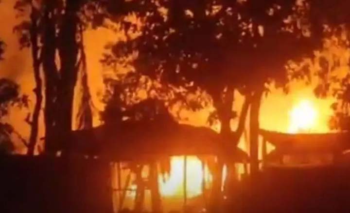 ফটিকছড়িতে আগুনে পুড়লো ৫ বসতঘর