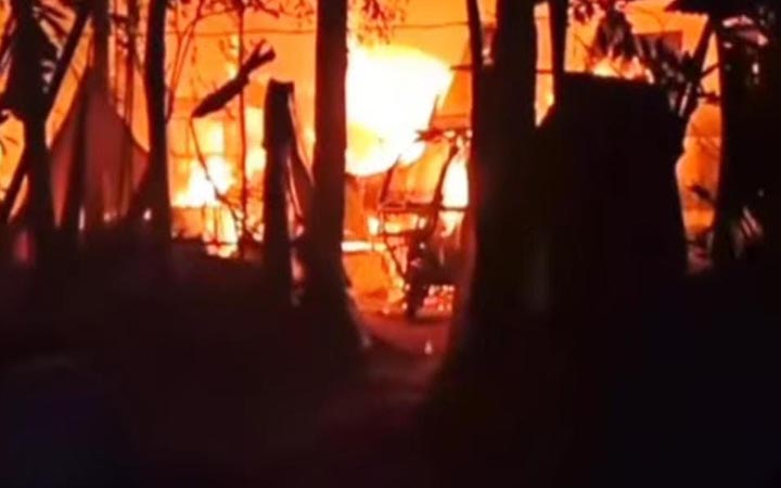 বরিশালে অগ্নিকাণ্ডে বসতঘর পুড়ে ছাই