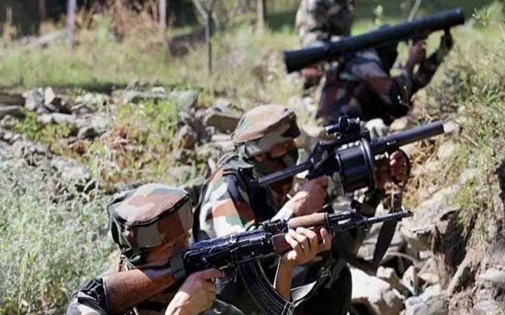 ভারত-পাকিস্তান সেনাদের মধ্যে ফের গোলাগুলি, উত্তেজনা চরমে