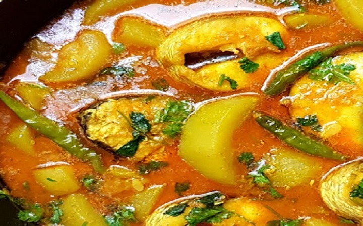 রেসিপি: লাউ দিয়ে শোল মাছের ঝোল