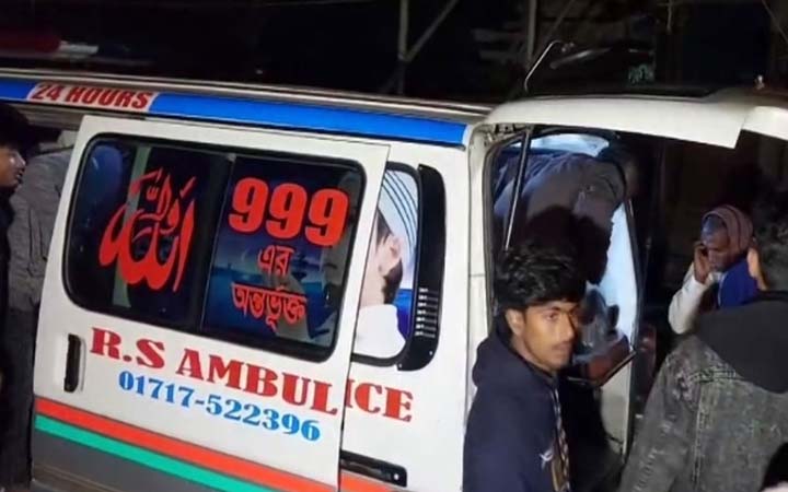 গাইবান্ধায় প্রাইভেটকারের চাপায় ৩ জনের মৃত্যু