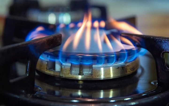 রাজধানীতে তীব্র গ্যাস সংকট, জ্বলছে না চুলা