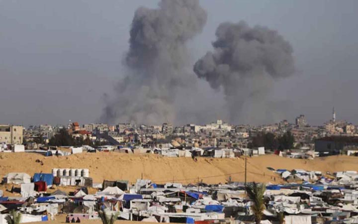 আরও ৮২ ফিলিস্তিনি নিহত, রাফা ছেড়েছেন সাড়ে ৪ লাখ