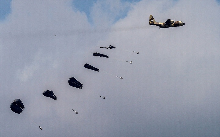 গাজায় আকাশ থেকে ত্রাণ ফেলবে জর্ডান-আমিরাত