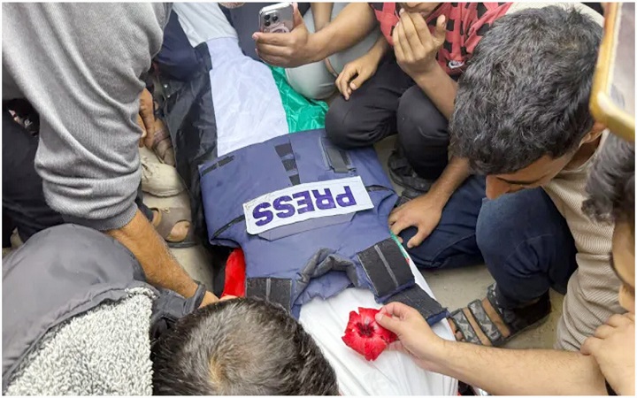 গাজায় হাসপাতালে ইসরায়েলি হামলায় পাঁচ সাংবাদিক নিহত