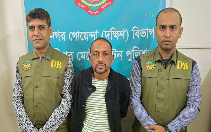 টঙ্গীতে শীর্ষ সন্ত্রাসী কামরুল গ্রেপ্তার