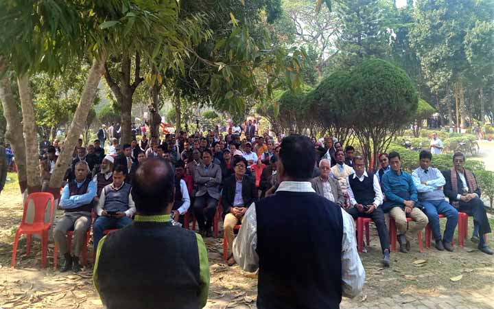 ইবি কর্মকর্তাদের আন্দোলন অব্যাহত, বাড়ল কর্মবিরতির সময়