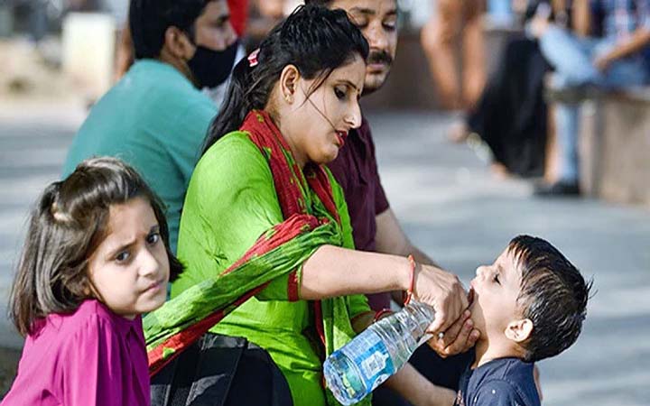 ৪৯ ডিগ্রি তাপমাত্রায় পুড়ছে দিল্লি
