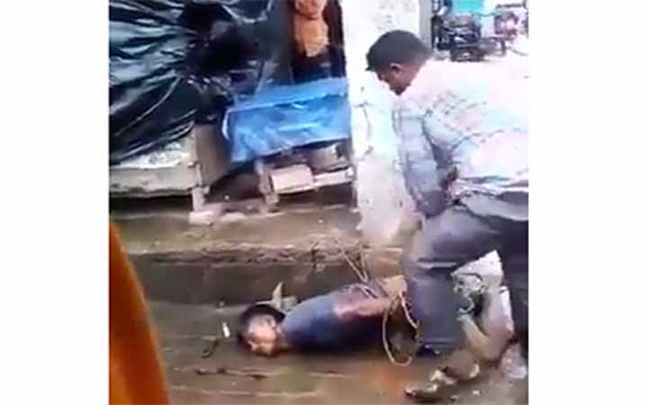 ভোলায় মেয়ের সামনে বাবাকে উলঙ্গ করে নির্যাতন