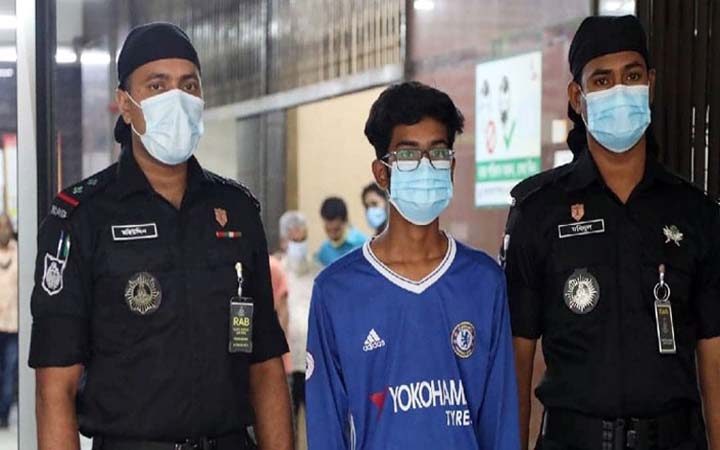 প্রেমিকার কাছে ‘হিরো’ সাজতেই শিক্ষককে পেটায় জিতু : র‌্যাব