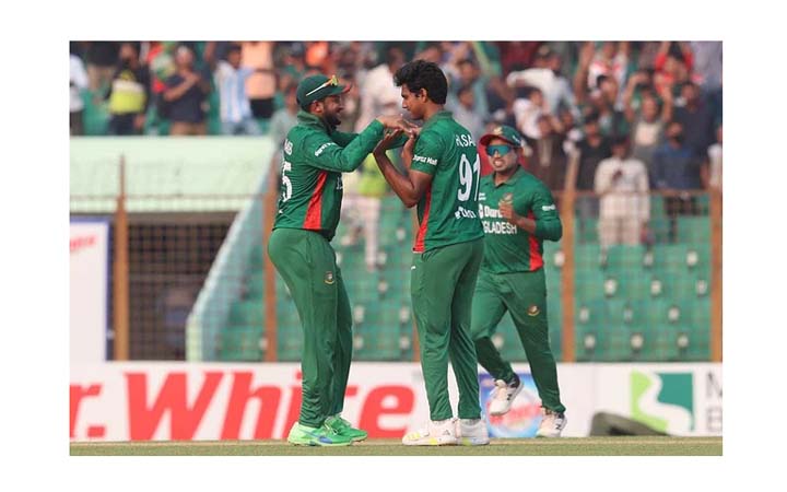 বাংলাদেশকে ১৫৭ রানের লক্ষ্য দিলো ইংল্যান্ড