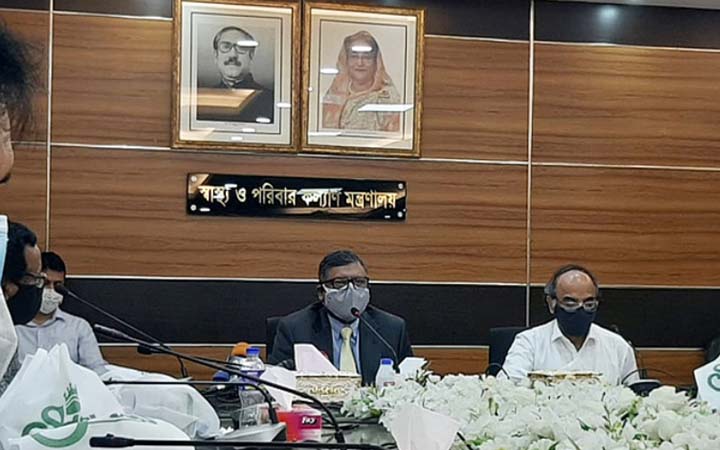 সাধারণ ছুটির ব্যাপারে সিদ্ধান্ত হয়নি : স্বাস্থ্যমন্ত্রী