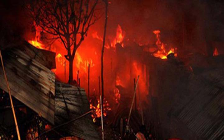 মিরপুরের বস্তিতে আগুন
