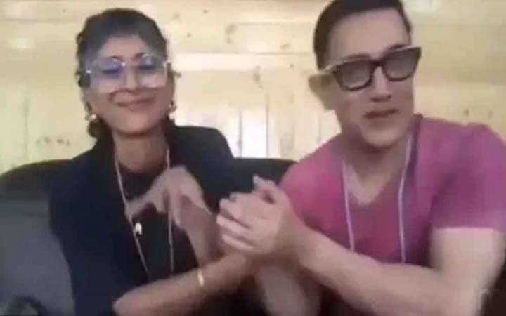 আমরা একসাথেই আছি : হাত ধরে বললেন আমির-কিরণ
