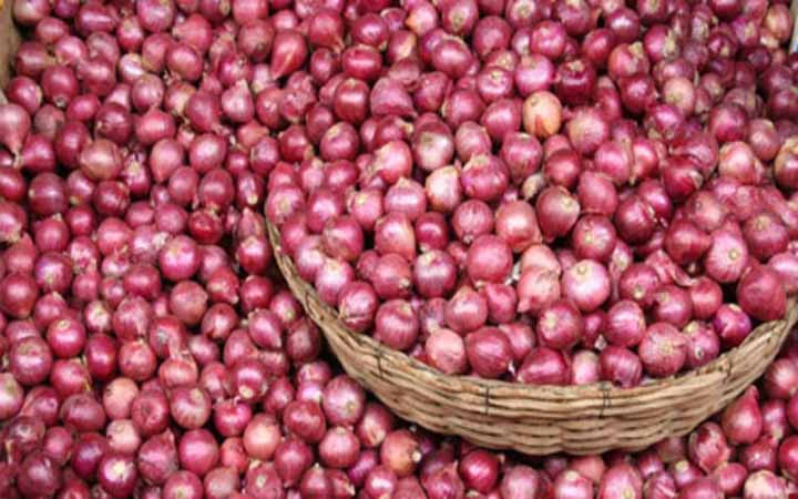 পেয়াঁজ বাজারে আগুন : কারসাজির নাকি সিদ্ধান্তহীনতা?