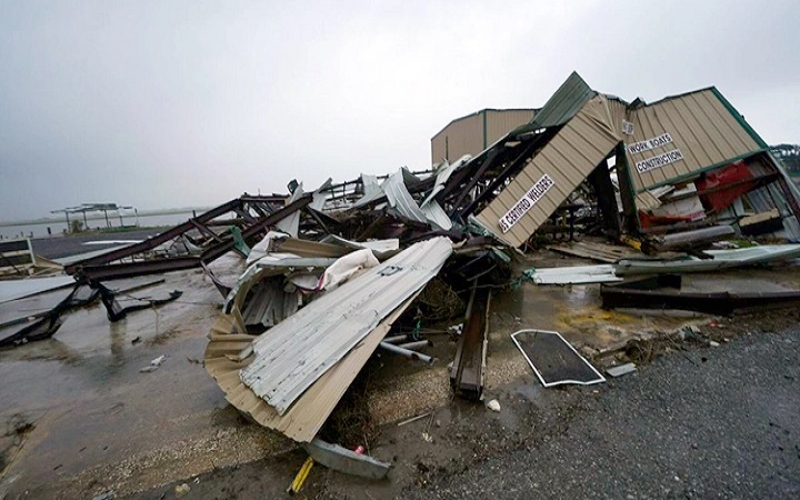 যুক্তরাষ্ট্রে হারিকেন ডেল্টা আঘাত হেনেছে