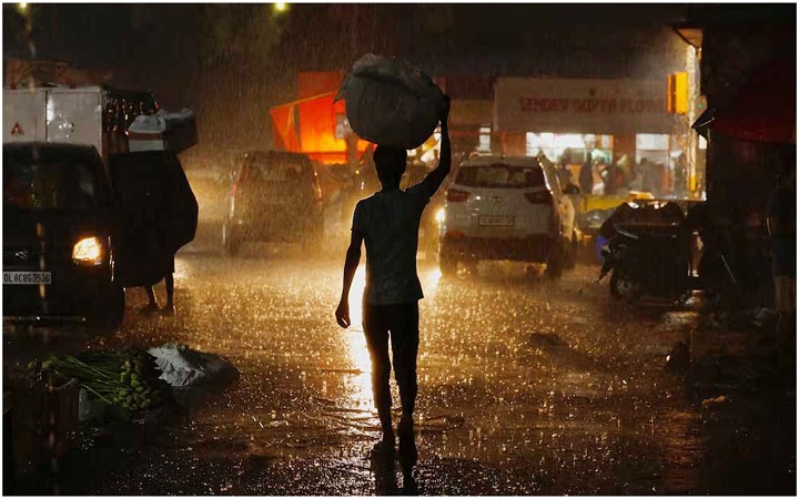 গুজরাটে প্রবল বৃষ্টিতে অন্তত ১৪ জনের মৃত্যু