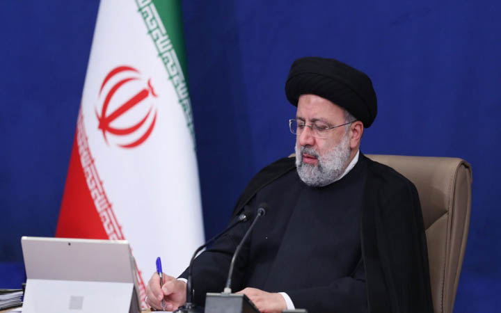 পাকিস্তানের নতুন প্রধানমন্ত্রীকে ইরানের প্রেসিডেন্টের অভিনন্দন