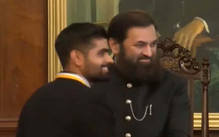 পাকিস্তানের ৩য় সর্বোচ্চ বেসামরিক সম্মাননা ‘সিতারা-ই-ইমতিয়াজ’ পেলেন বাবর