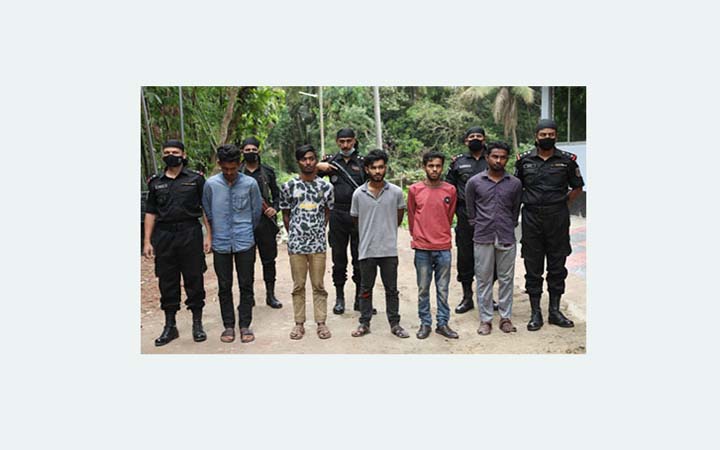 বাবার কোলে শিশুকে গুলি করে হত্যা : গ্রেফতার ৫