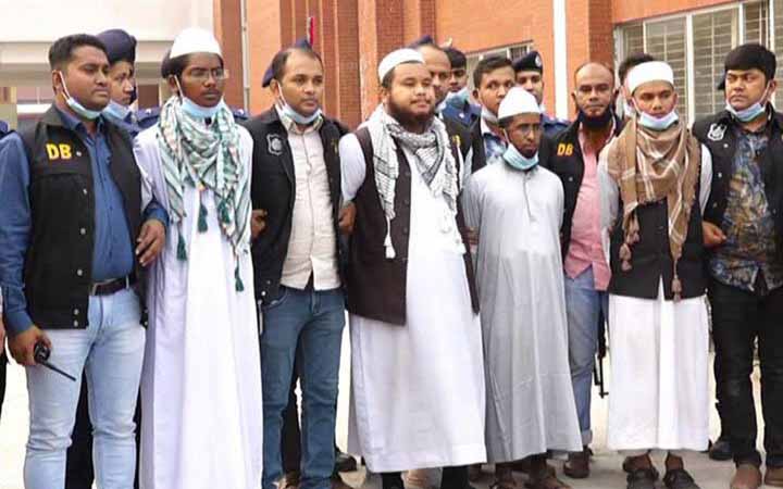 বঙ্গবন্ধুর ভাস্কর্য ভাঙচুর : গ্রেফতার ৪ জনের রিমান্ড চাইবে পুলিশ