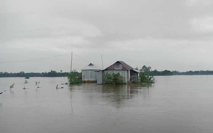 বন্যা পরিস্থিতির অবনতি হতে পারে দশ জেলায়