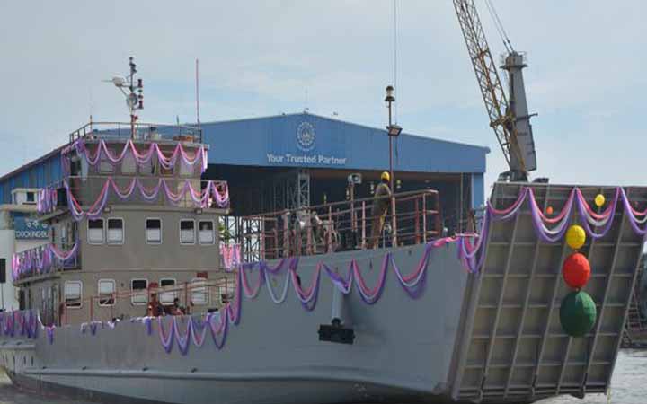 রোহিঙ্গাদের ভাসানচরে নিতে জাহাজ প্রস্তুত