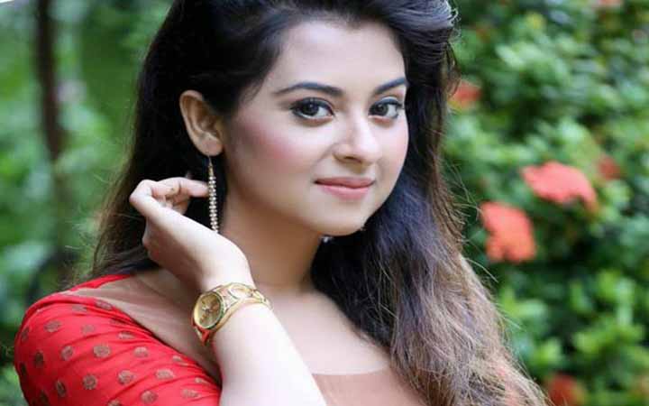 আমেরিকায় বুবলী
