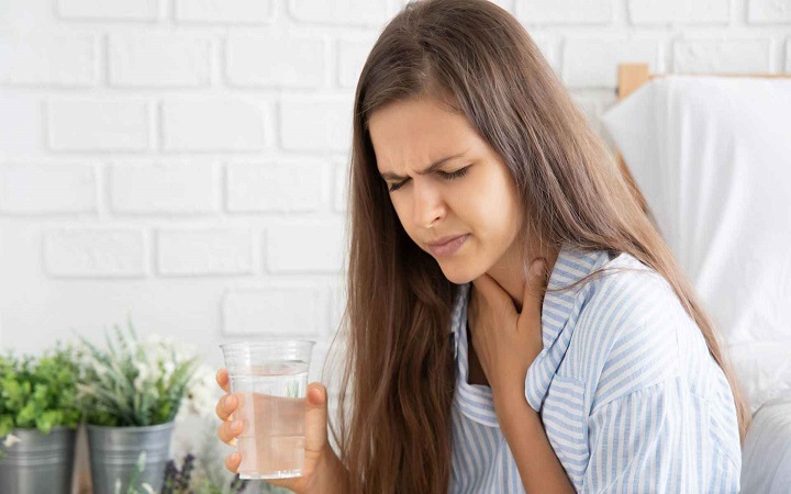 হেঁচকি বন্ধ হবে কী খেলে?