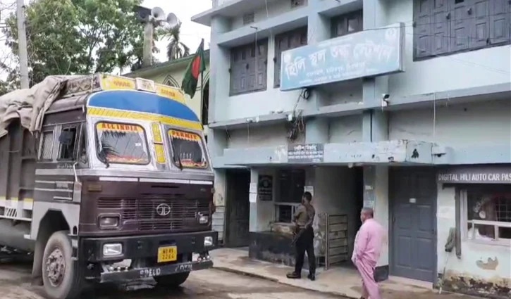 ৭ দিন পর হিলি বন্দরে আমদানি-রপ্তানি শুরু