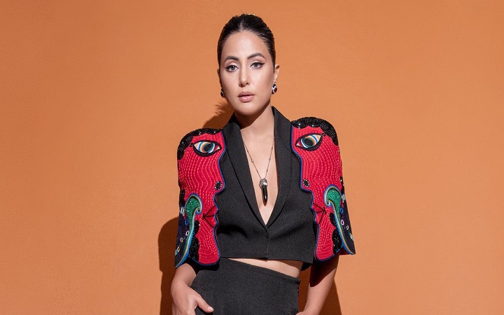 দুর্ঘটনার শিকার হিনা খান