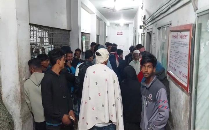 লক্ষ্মীপুরে অটোরিকশা-মোটরসাইকেলের সংঘর্ষে নিহত ২, আহত ৯