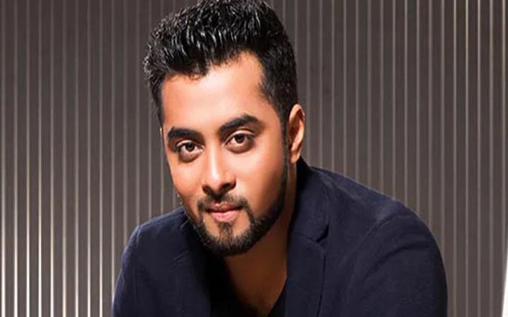 গানের পর এবার অভিনয়ে নাম লেখালেন হৃদয় খান