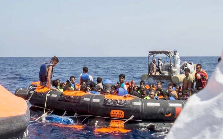 ইতালি উপকূলে ৩৬২ বাংলাদেশি উদ্ধার