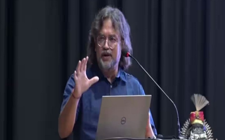 বক্তব্য দেওয়ার সময় হার্ট অ্যাটাক, মঞ্চেই অধ্যাপকের মৃত্যু