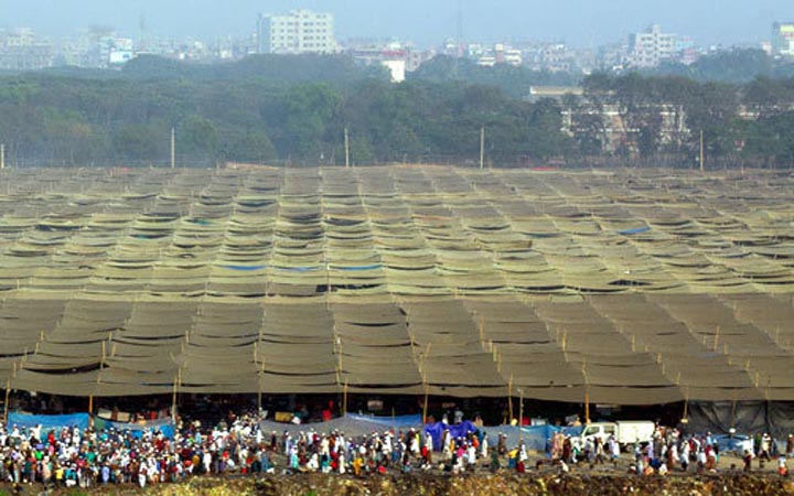 বিশ্ব ইজতেমায় দ্বিতীয় দিনের বয়ান চলছে