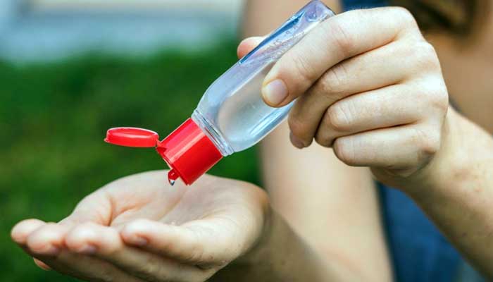 যেসব ক্ষেত্রে হ্যান্ড স্যানিটাইজার কাজ করে না