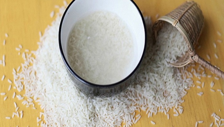 চুলের যত্নে চাল ধোয়া পানি