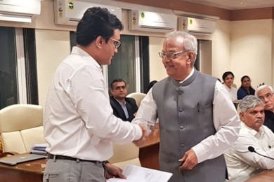 ভারতীয় ক্রিকেট বোর্ডের দায়িত্ব নিলেন গাঙ্গুলি