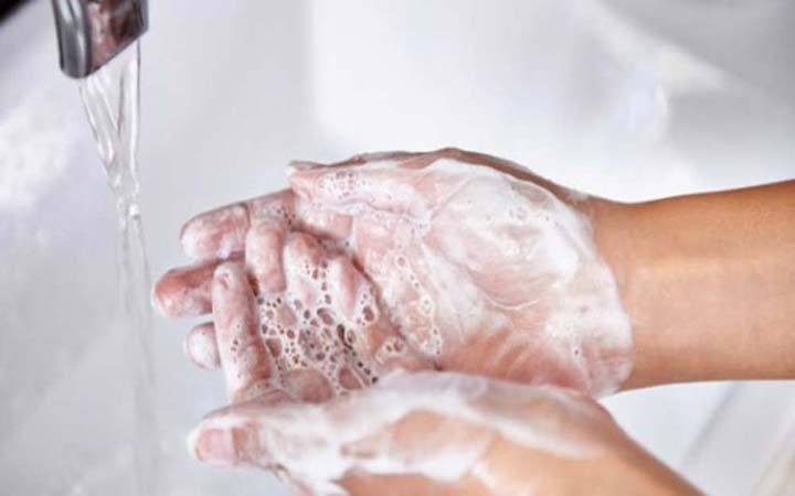হাত ধোয়া শুরু হয়েছিল যেভাবে