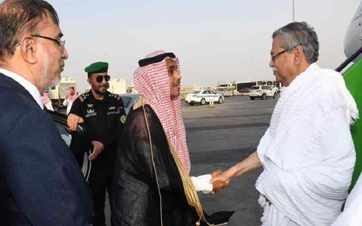 হজ পালনে সৌদি পৌঁছেছেন রাষ্ট্রপতি