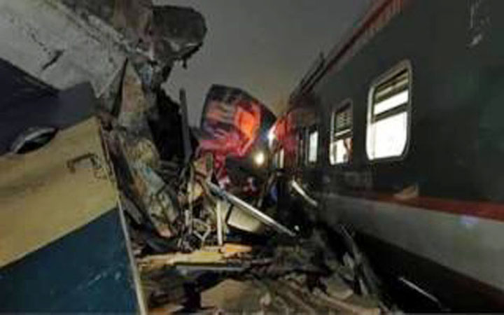 ব্রাহ্মণবাড়িয়ায় ট্রেনের মুখোমুখি সংঘর্ষ নিহত-১৫