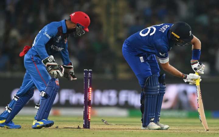 টপ-অর্ডারদের হারিয়ে চাপে ইংল্যান্ড