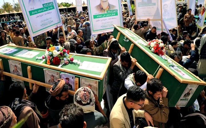মার্কিন ও ব্রিটিশদের হামলায় ১৭ হুতি যোদ্ধা নিহত