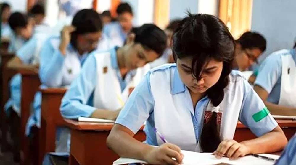এসএসসির প্রথম দিনে অনুপস্থিত ১৯ হাজার, বহিষ্কার ২৫