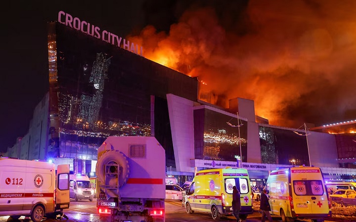 মস্কোতে কনসার্টে হামলা: নিহত বেড়ে ১৪৩